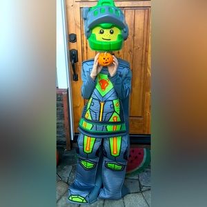 Lego Nexo Knights Aaron Costume size medium (7-8)